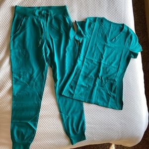 Med couture jogger scrub set
